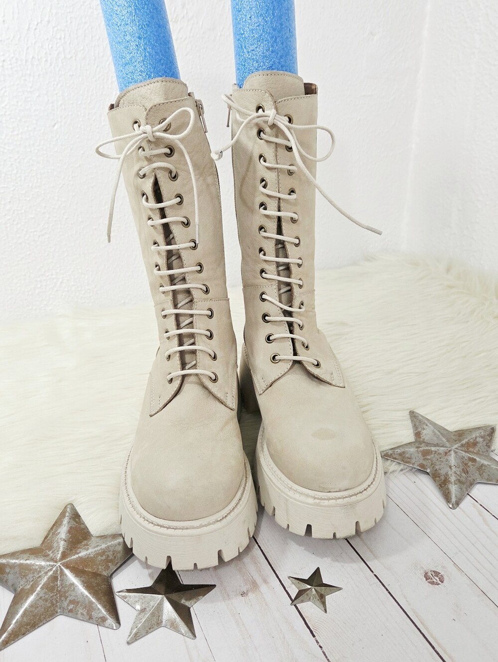 Bueno Reign Lace Up Boots tall beige cream nubuck lug sole Women's size 39 - Picture 6 of 9